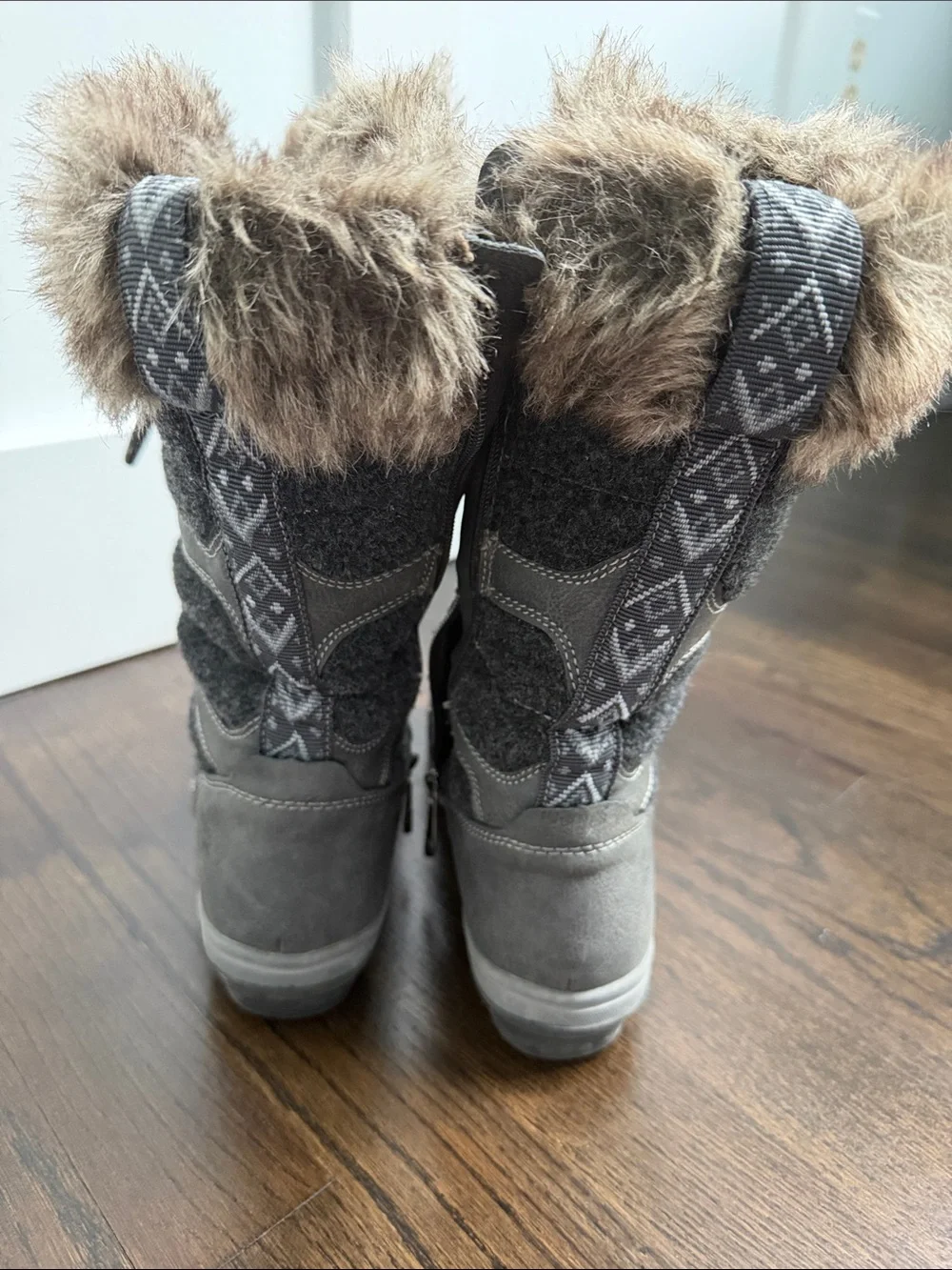 Blondo stylish gray